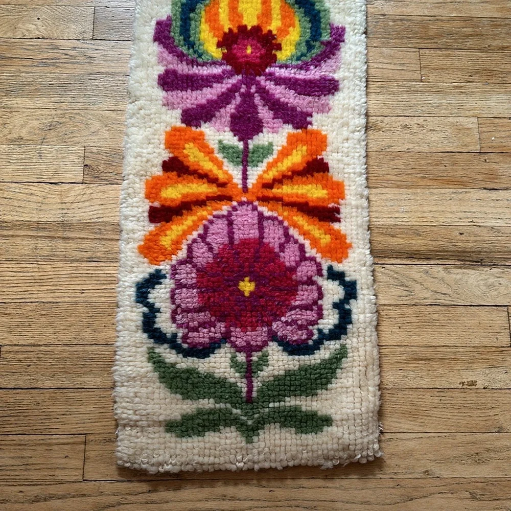 Vintage Psychedelic Floral Latch Hook - Picture 2 of 6